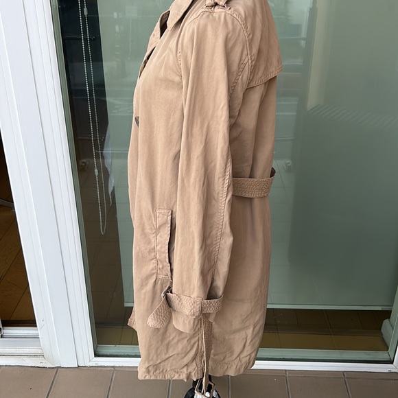 GUC JCrew Mid length trench in Tan - Picture 6 of 11